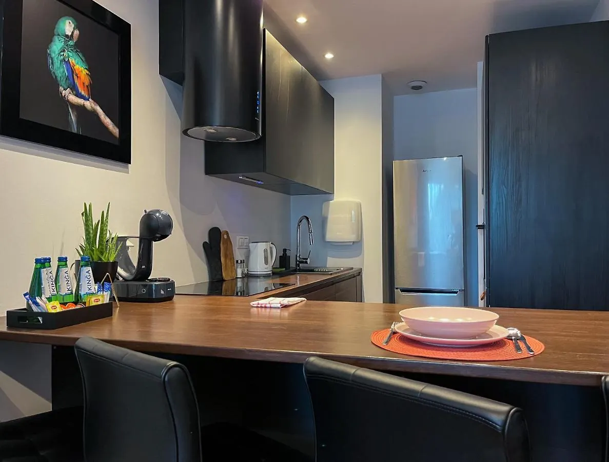 Elegant And Comfortable Apartment Варшава